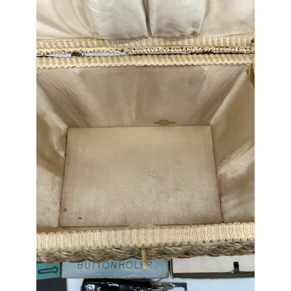 Vintage Floral Sewing Basket Box with Greist Rotarty Buttonholer - Picture 5 of 7